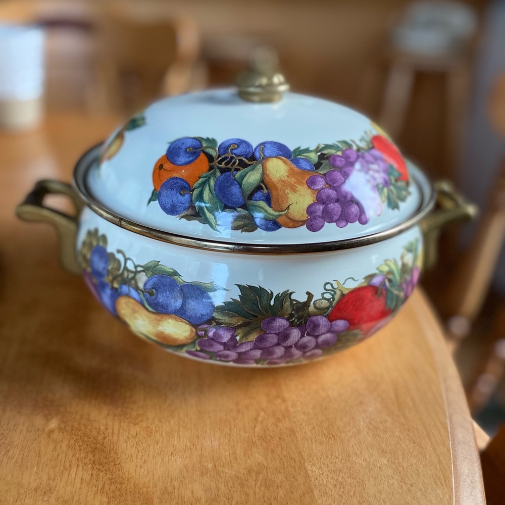 Fruit-Themed Enamel Casserole Dish with Lid
